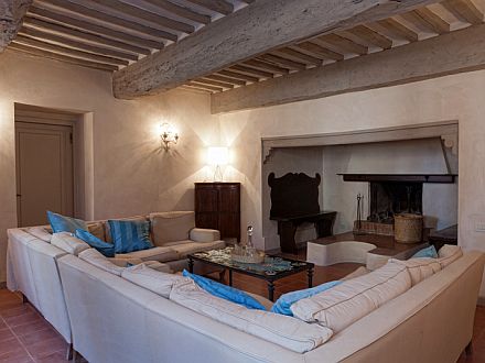  LA CAMPANA VILLA
